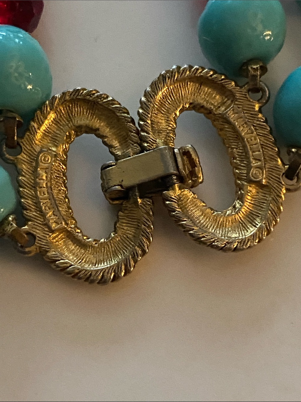 MARVELLA VINTAGE Turquoise & Red Beaded Necklace with Gold Interlock Clasp - Picture 5 of 12